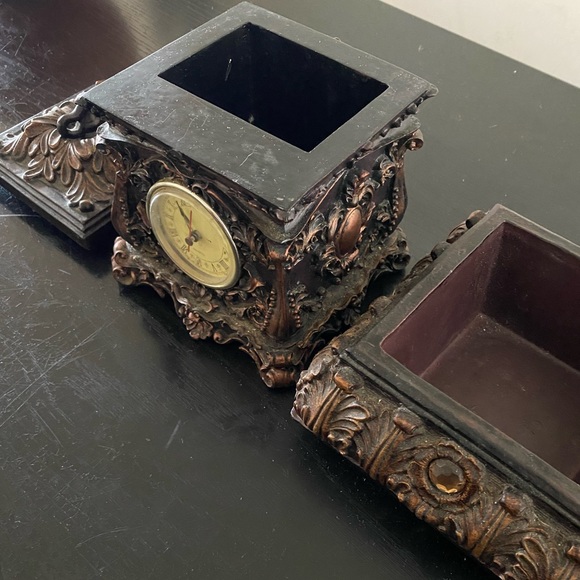 Vintage box w/ clock. - Picture 3 of 6